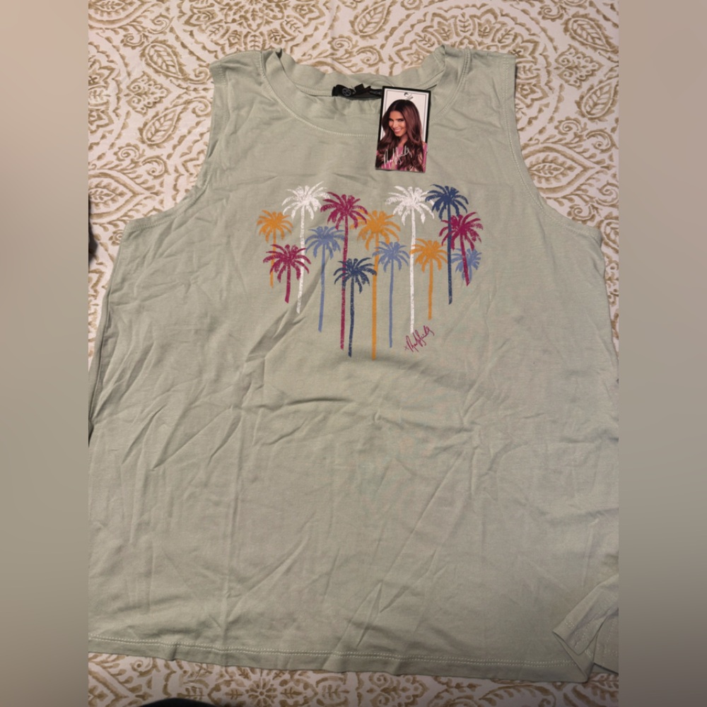 Brand new sleeveless top medium women